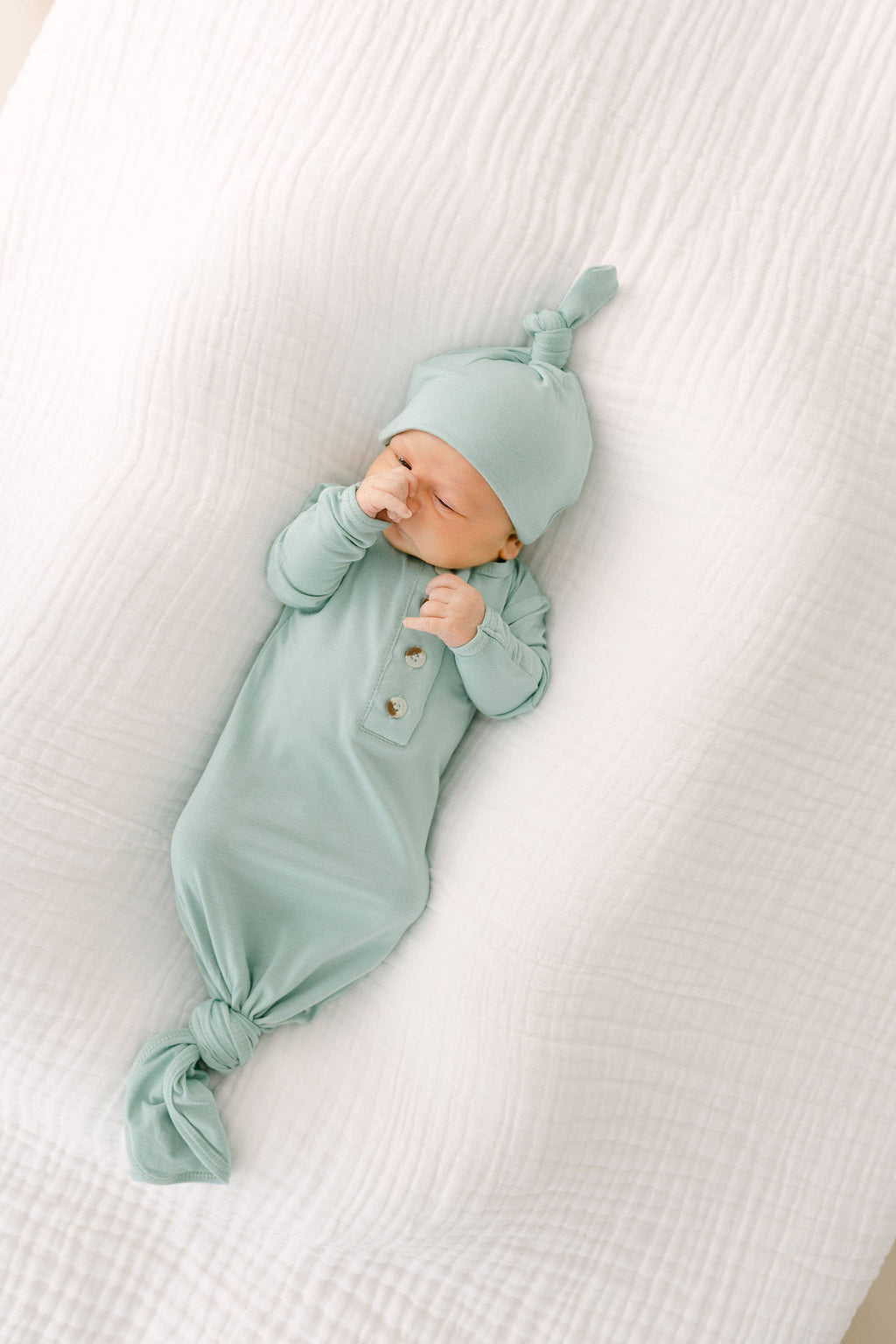 Newborn Clothing - Baby Gown and Hat Sets - Baby Clothing: Baby Blue